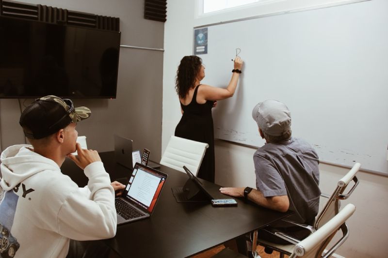 Workplace meeting in coworking space to boost efficiency